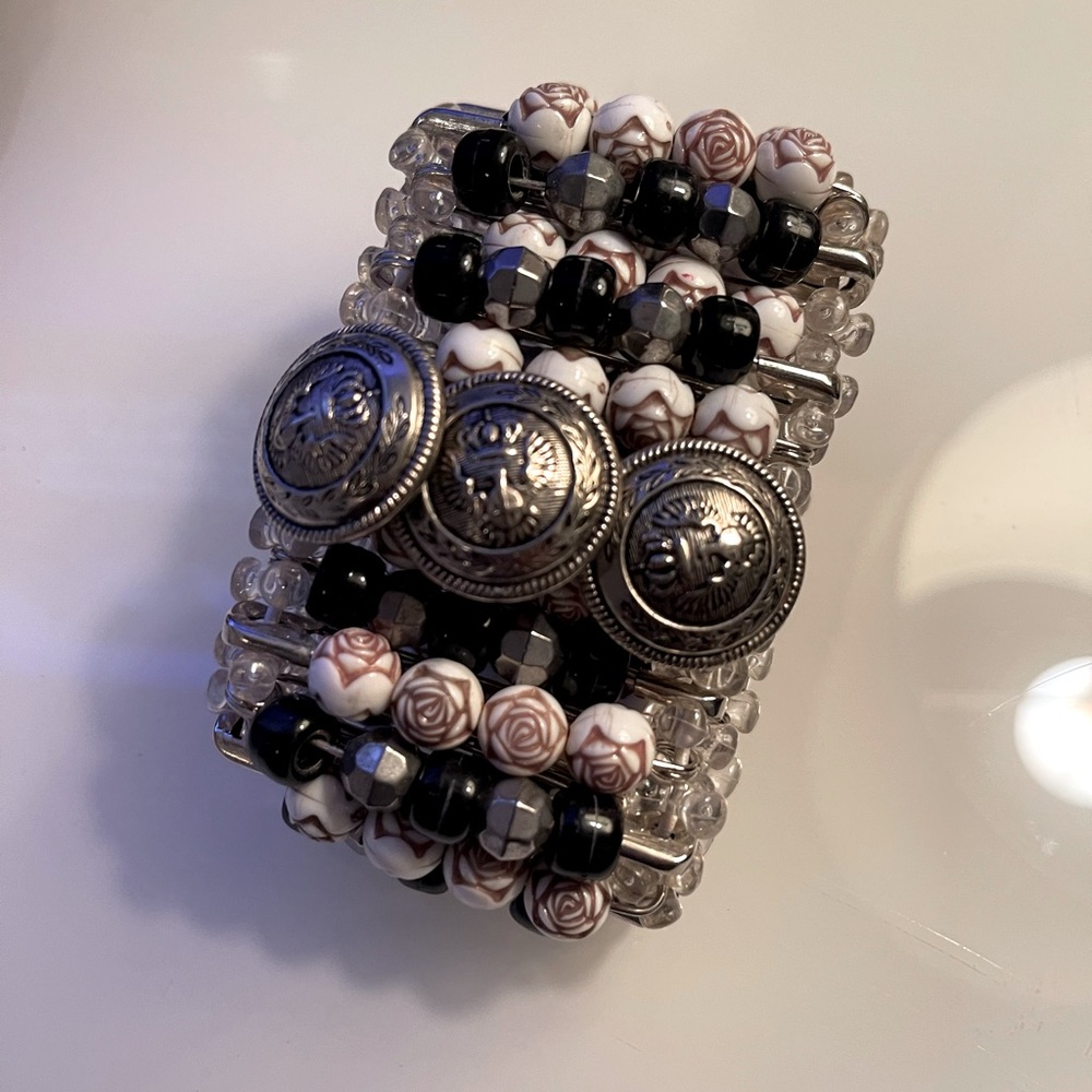 Women’s Safety Pin Beaded Bracelets - Picture 7 of 14